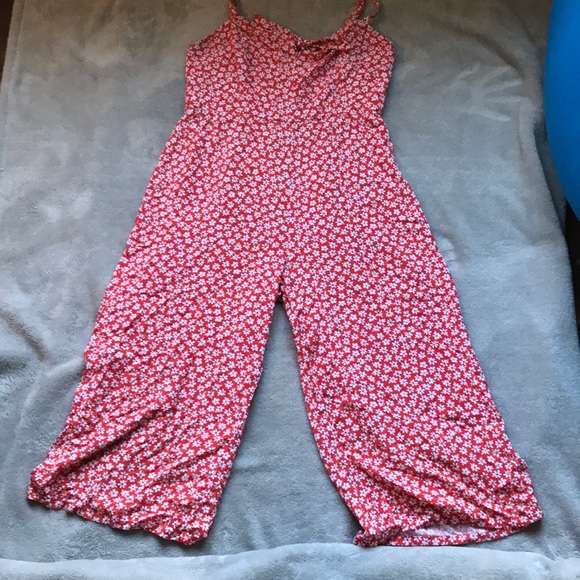 Old Navy romper comfy, loosely form fitting - Picture 5 of 5